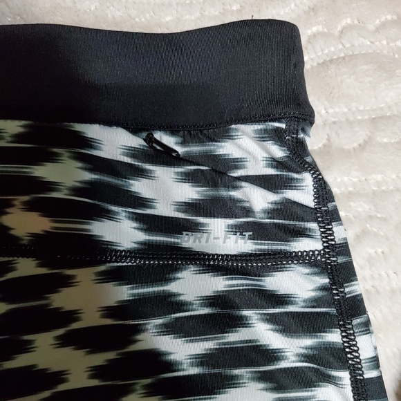 Nike Dri-fit 3/4 leggings - Picture 3 of 3